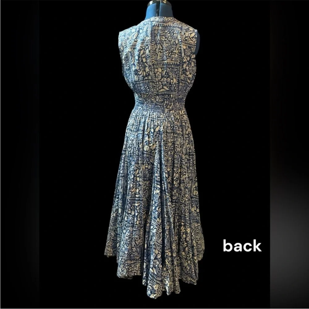 Chelsea & Theodore Blue and White Patterned Midi Dress - Picture 3 of 7